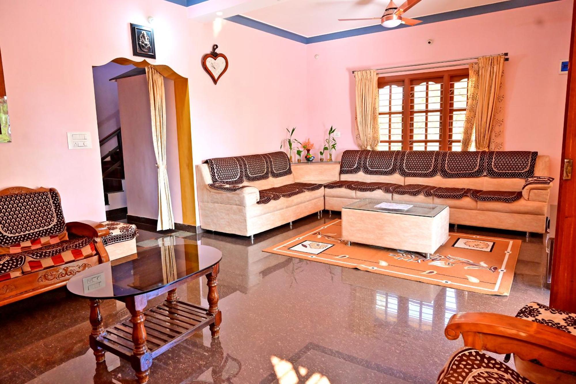 Hulihara Homestay - Full Villa, Coffee Estate & Balcony View Sakleshpur Exterior foto