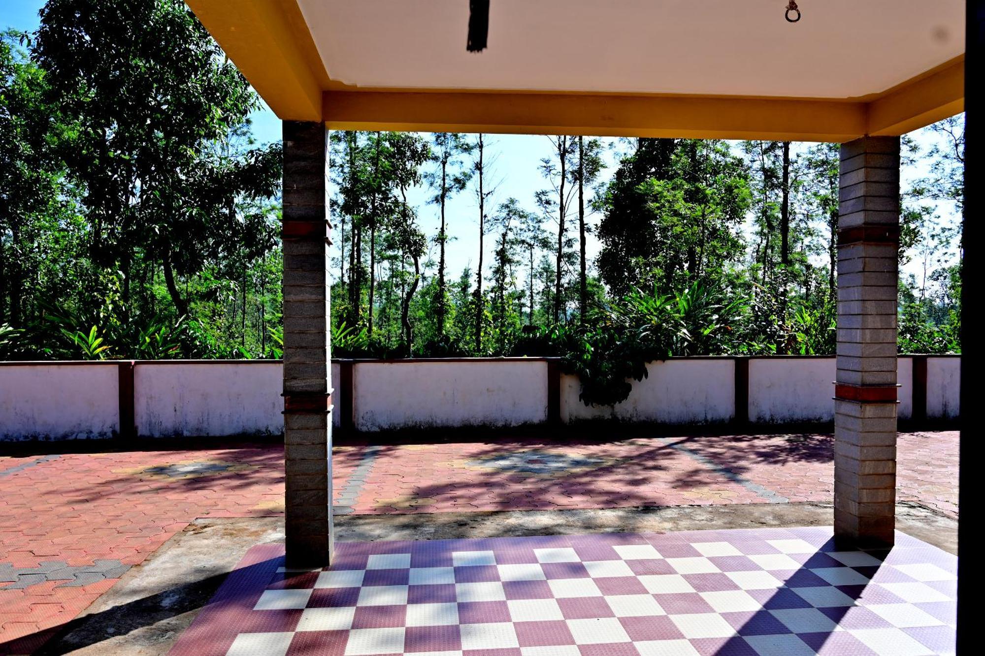 Hulihara Homestay - Full Villa, Coffee Estate & Balcony View Sakleshpur Exterior foto